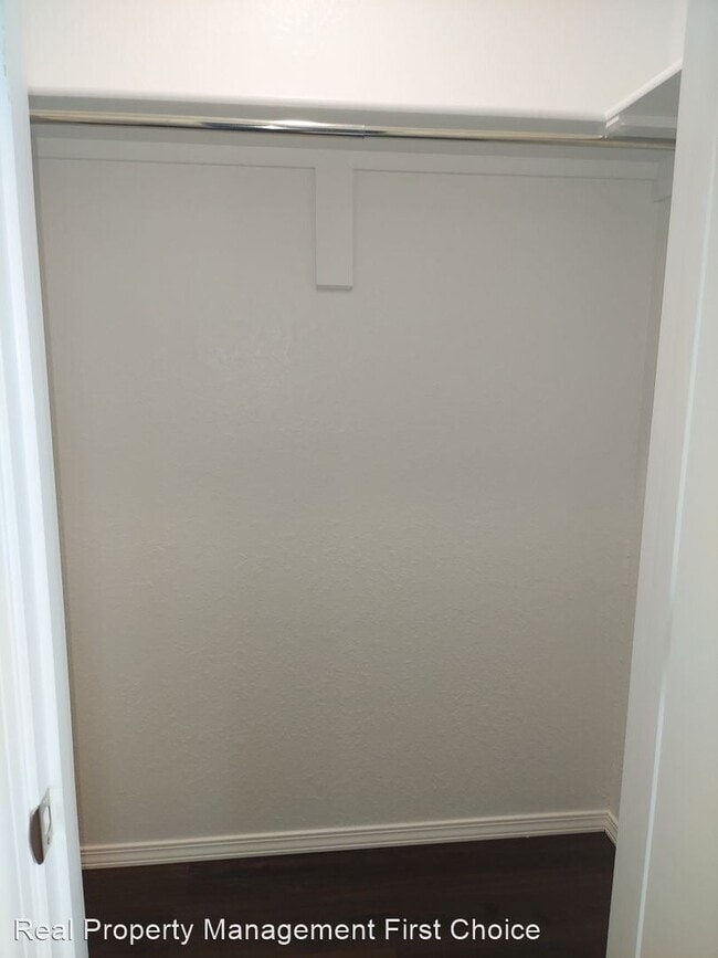 Building Photo - 2 br, 2.5 bath House - 2124 Ingalls Lane S...