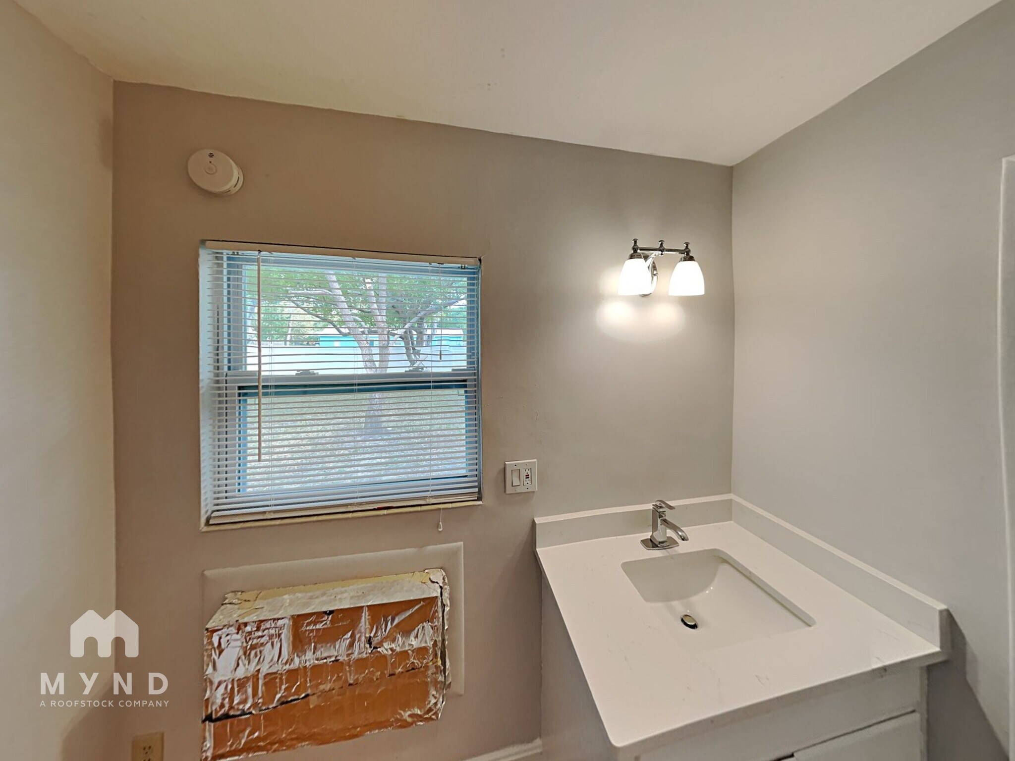 Building Photo - 809 Woodside Ave