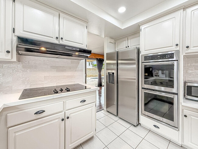 Building Photo - Single-Story Pool Home with RV Parking on Quiet Cul-De-Sac in Prime Simi Valley