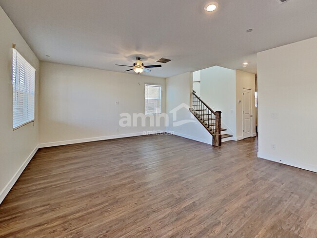 Building Photo - 5944 W Columbine Dr