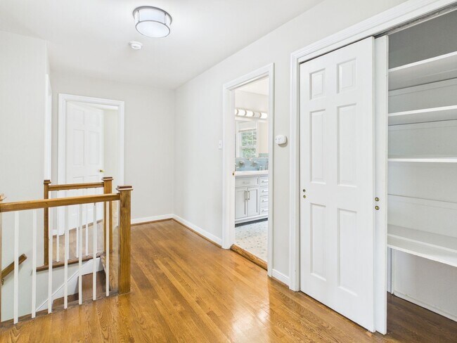 Building Photo - 1519 Chauncey Ln