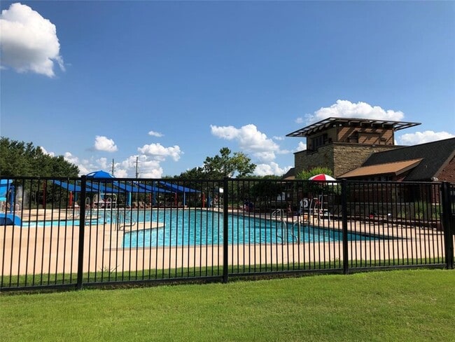 Building Photo - 7110 Yardley Dr