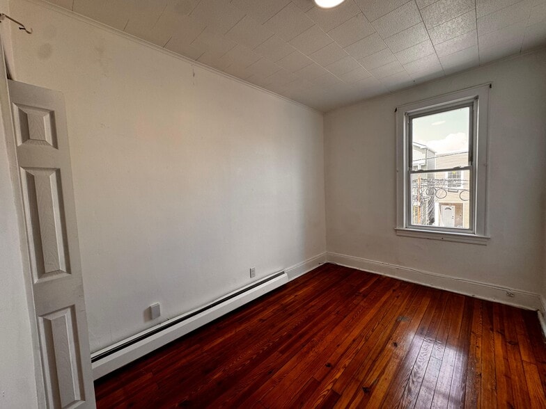 Building Photo - 66 W 18th St