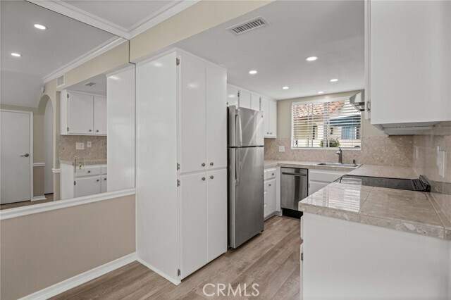 Building Photo - 26152 La Real