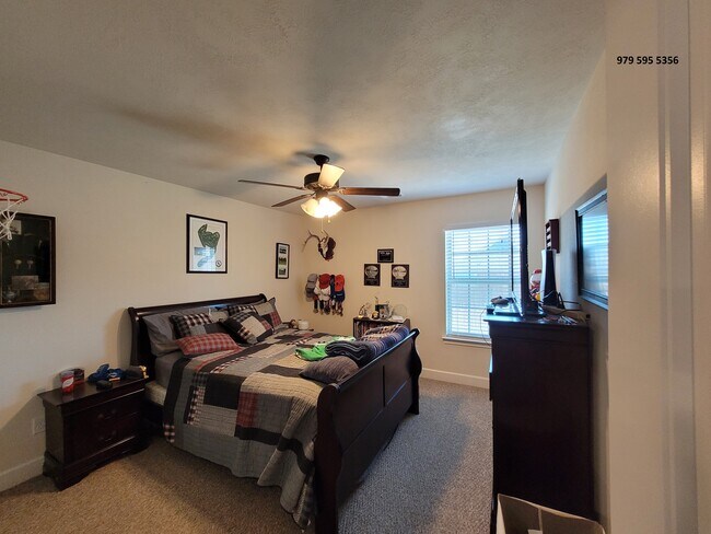 Building Photo - 1204 Robinsville Ct