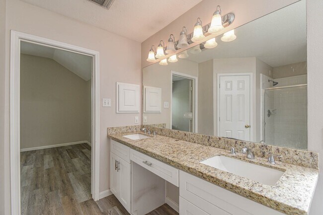 Building Photo - 14214 Silver Glade Ln