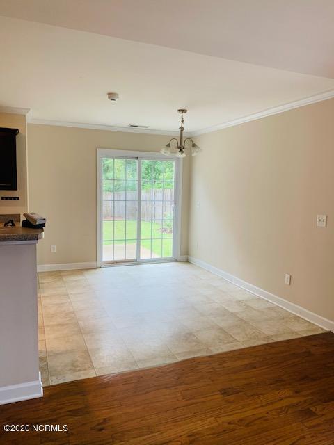 Building Photo - 419 Ridgeway Dr