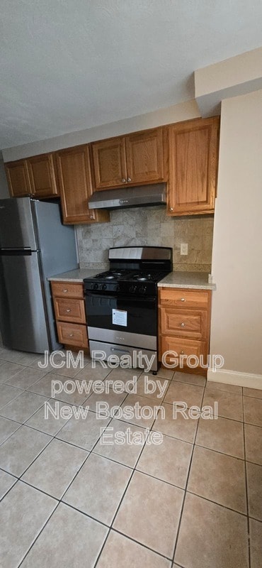 Building Photo - 86 Main St