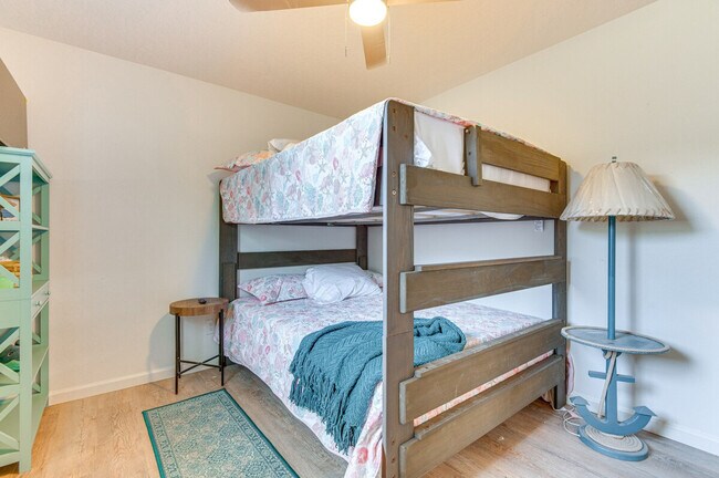 Building Photo - 589 Coconut St