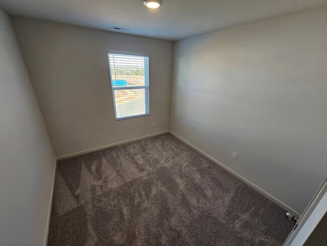 Building Photo - Brand new Townhome in Newton