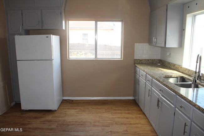 Building Photo - 3014 Richmond Ave