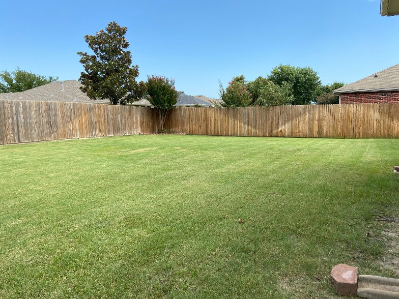 Building Photo - 112 Cherrytree Trail