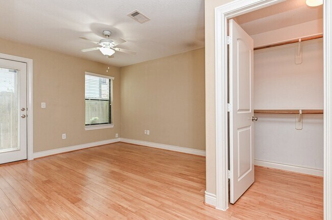 Building Photo - 2905 Leeland St
