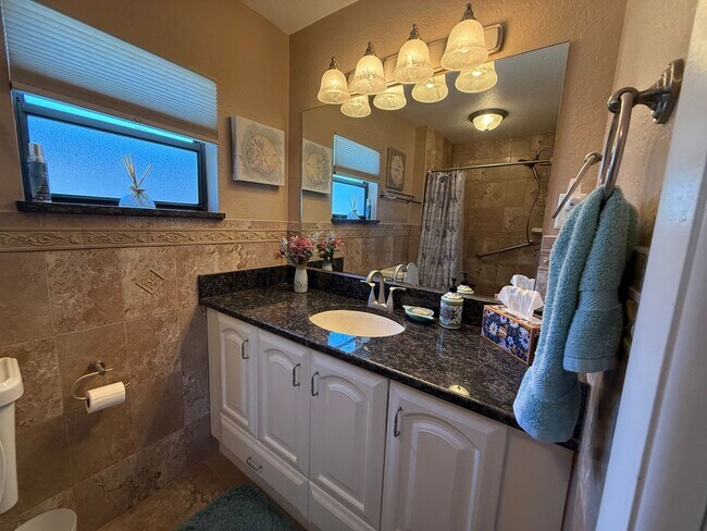 Building Photo - 2 Bedroom/2 Bathroom Available Now! 55+ An...