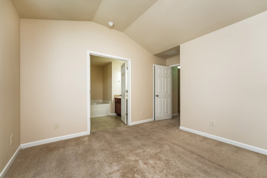 Building Photo - 2279 Baywood Tree Ln SW