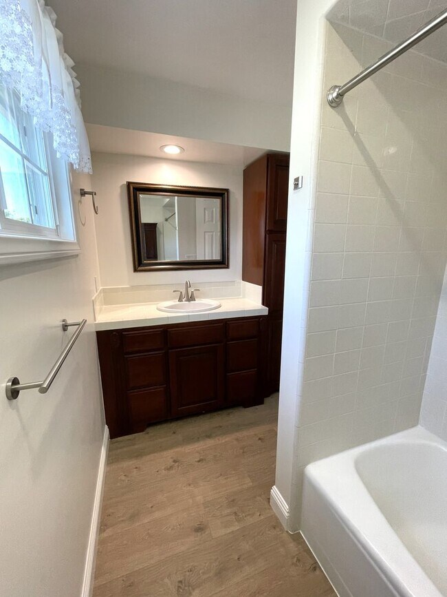 Building Photo - Charming updated 3-bedroom home with a/c near Victor Park