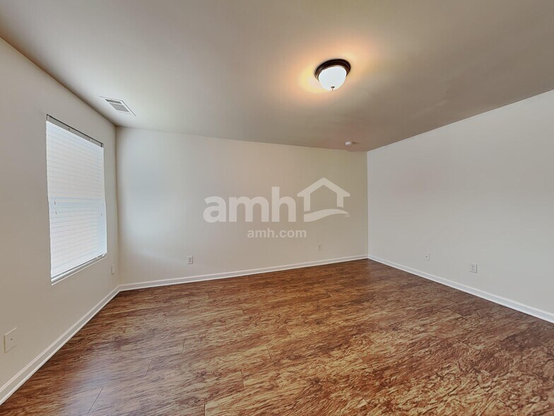 Building Photo - 158 Scotland Dr