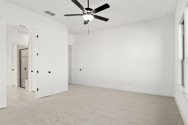 Building Photo - 373 Hollister Dr
