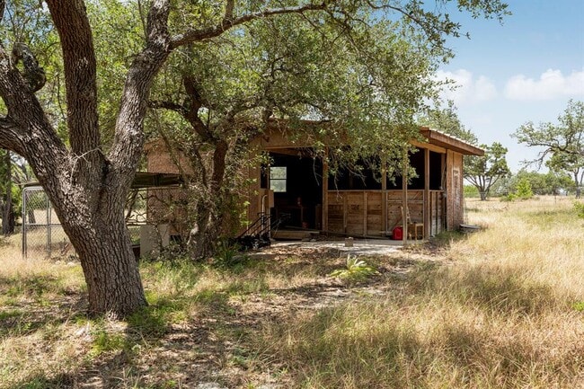 Building Photo - 2591 Spring Valley Dr