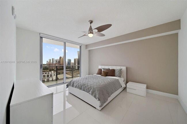 Building Photo - 300 Sunny Isles Blvd