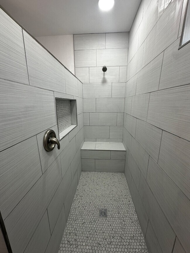 Building Photo - 7600 Plaza Redonda Dr