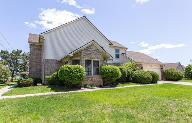 Building Photo - 44741 Cherry Hill Rd