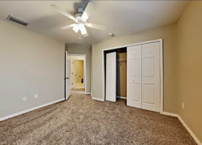 Building Photo - 3041 Hanna Ct