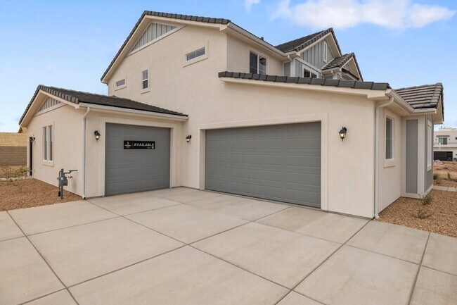 Building Photo - 646 Grn Mountain Dr