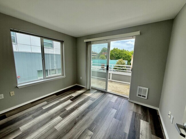 Building Photo - Uptown Condominiums - Lower Queen Anne