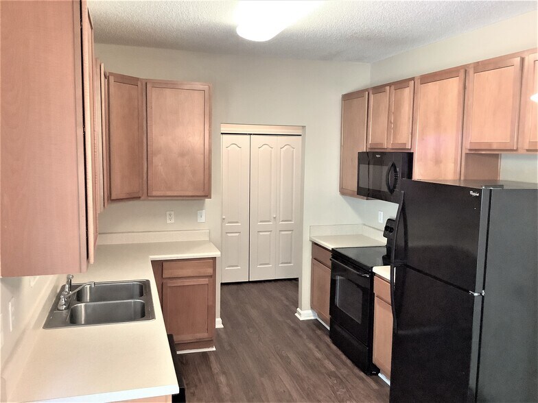 Building Photo - 2758 Windchase Dr