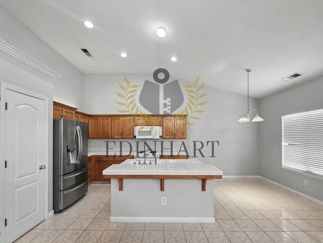 Building Photo - 5774 N State St