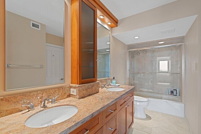 Building Photo - 5380 N Ocean Dr