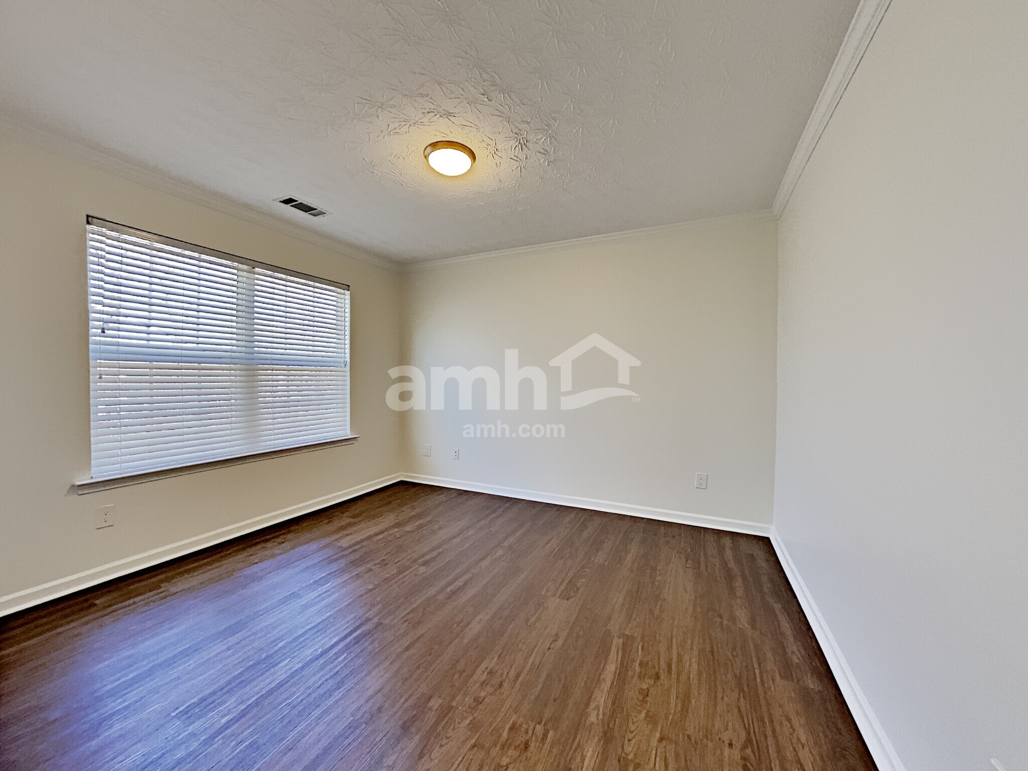 Building Photo - 872 Holly Meadow Dr