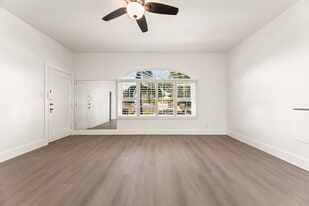 Building Photo - 6250 S Van Ness Ave