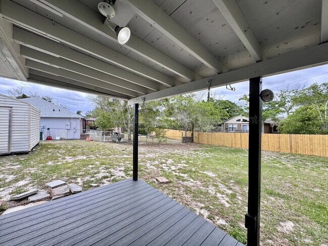 Building Photo - 563 Fort Smith Blvd