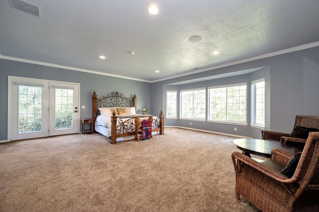Building Photo - Immaculate Home for rent in gated cul-de-sac!