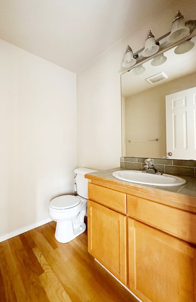 Building Photo - 3bs/2.5ba Seattle Townhome