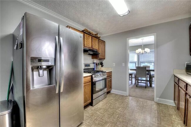 Building Photo - 5560 Deerfield Pl