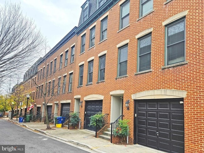 Building Photo - 12 S Regester St