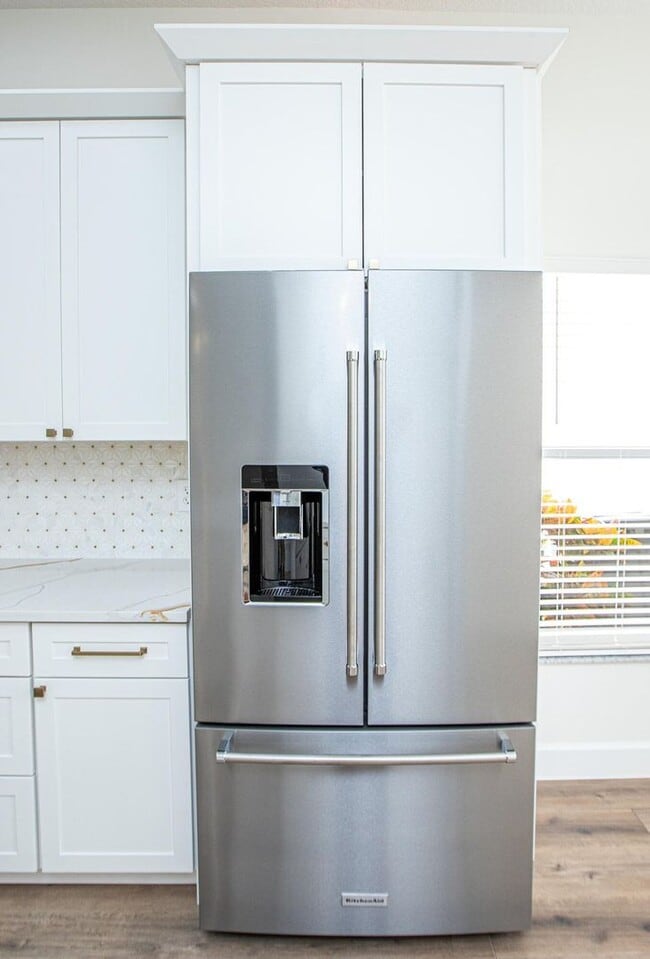 Building Photo - 10881 La Salinas Cir