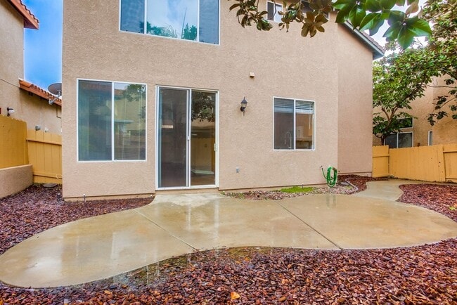 Building Photo - Desirable 3 Bedroom 2 Bath in Ivey Ridge C...