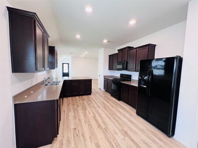 Building Photo - 5827 Dry Brush Pl