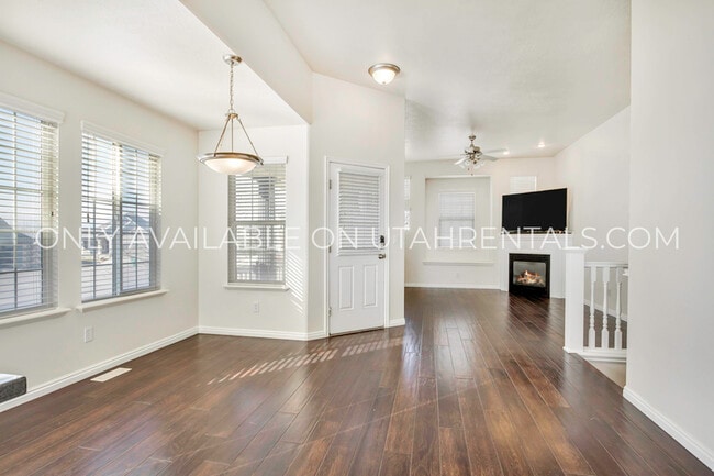 Building Photo - 4306 N Chestnut Oak Dr