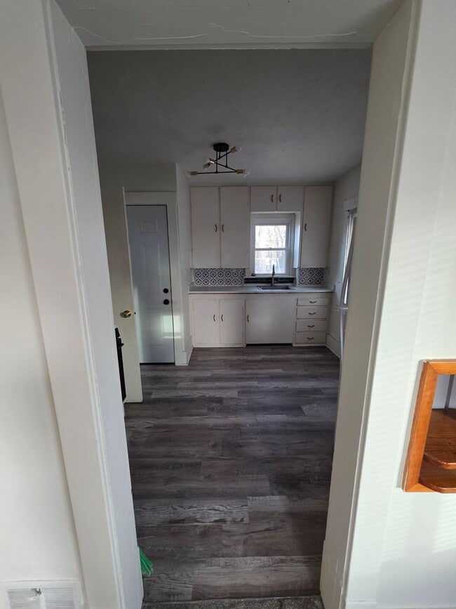 Building Photo - Benson Bungalow! 3 bedroom 2 bathroom