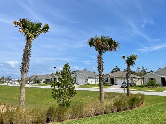 Building Photo - 2951 NE Breezeway Cir