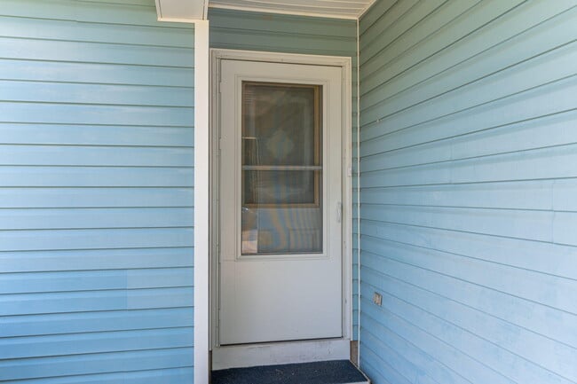 Building Photo - 4253 Antioch Rd