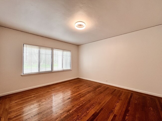 Building Photo - Classic Downtown Napa Duplex with Modern Upgrades and Across from Fuller Park