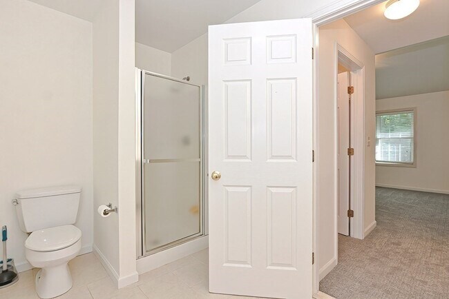 Building Photo - 123 Lordvale Blvd