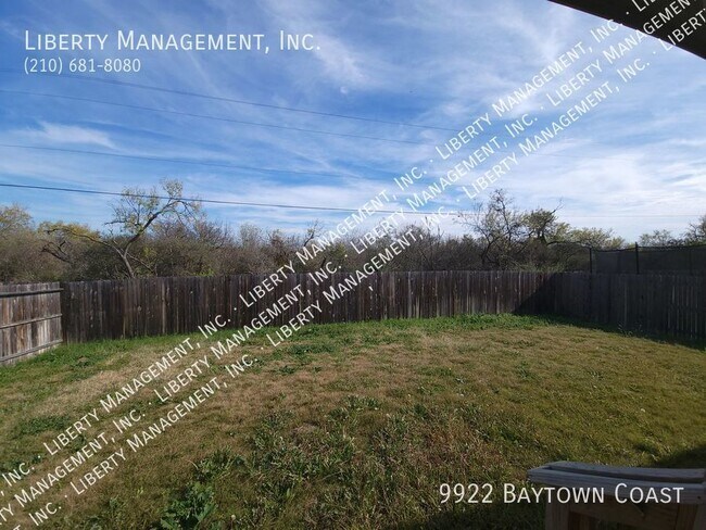 Building Photo - Charming One- Story Home On a GREENBELT LO...