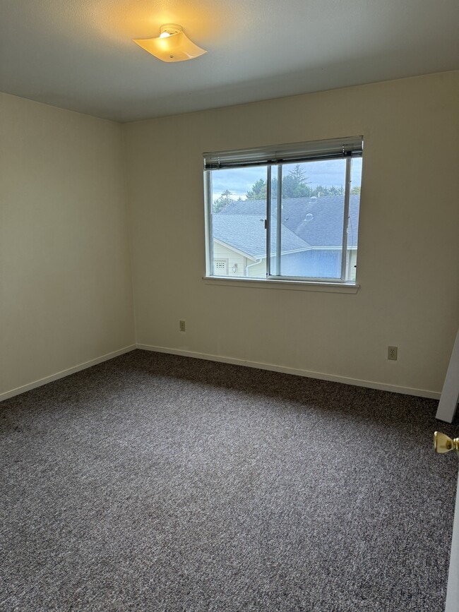 Building Photo - 1270 Haven Ln